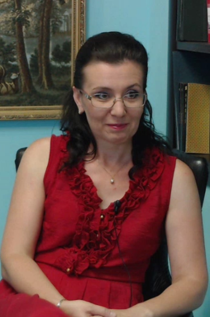 Стоянова Альбина Тагировна